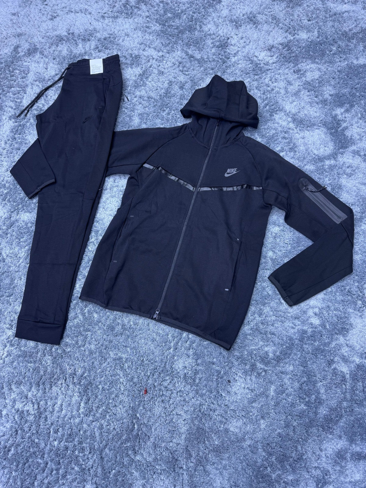 Nike tech full black