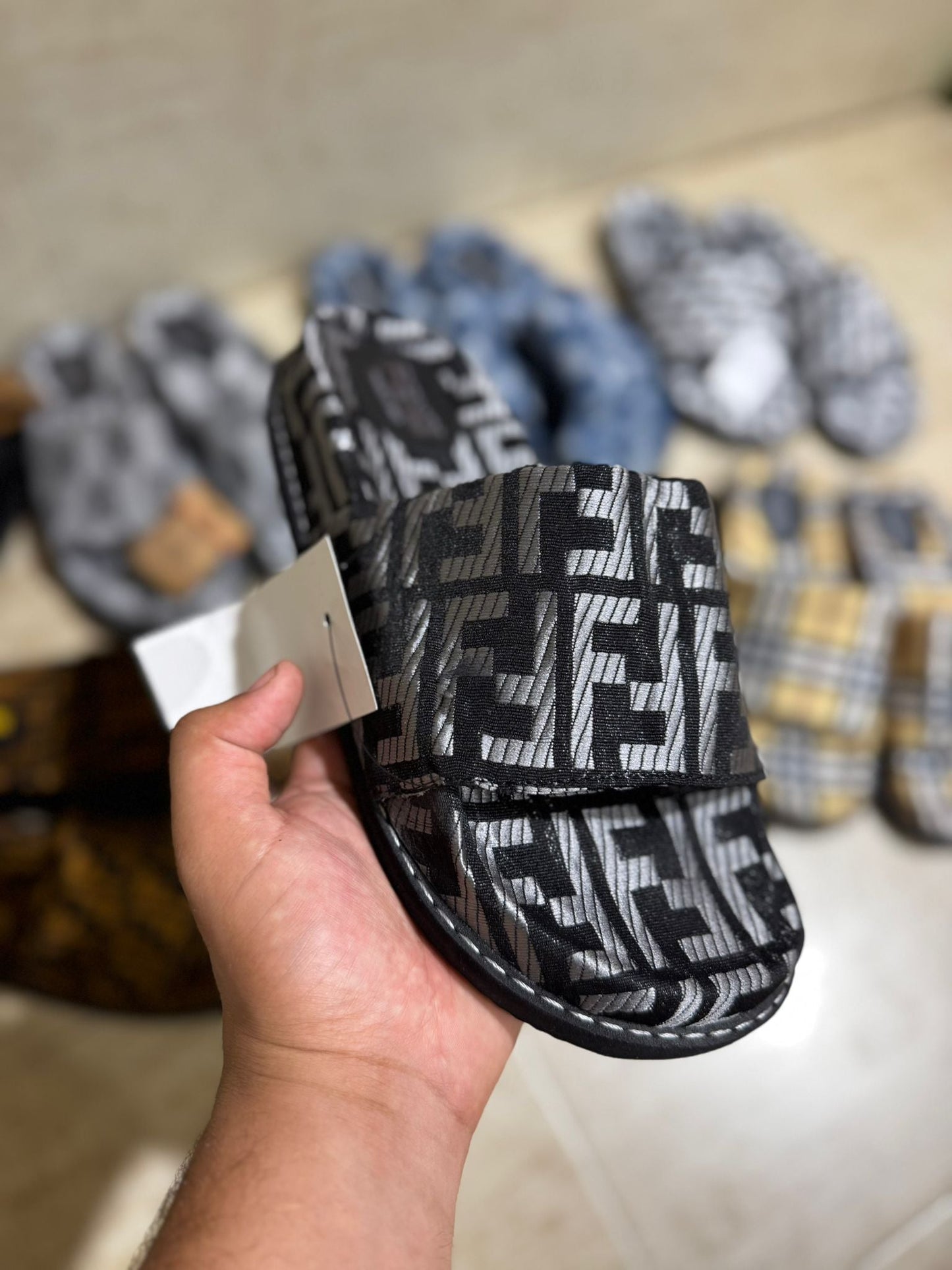 Chanclas Fendi