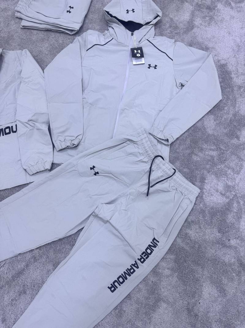 Chándal UNDER ARMOUR GRIS