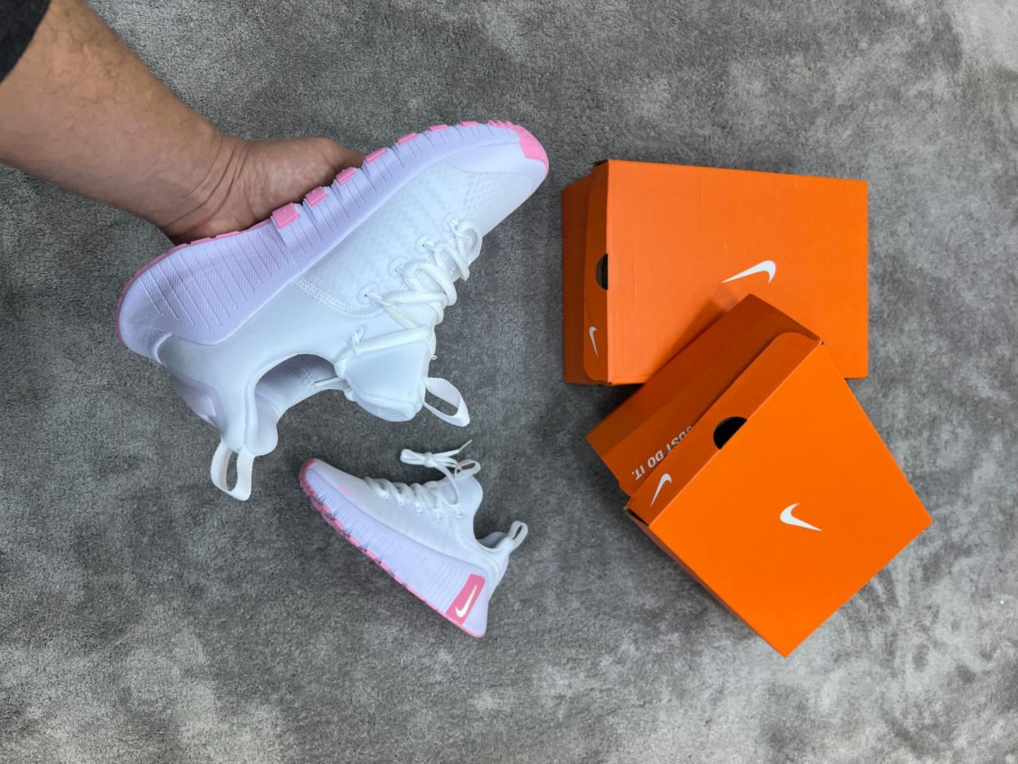 Nike free Metcon máxima calidad. Rosa y blanco