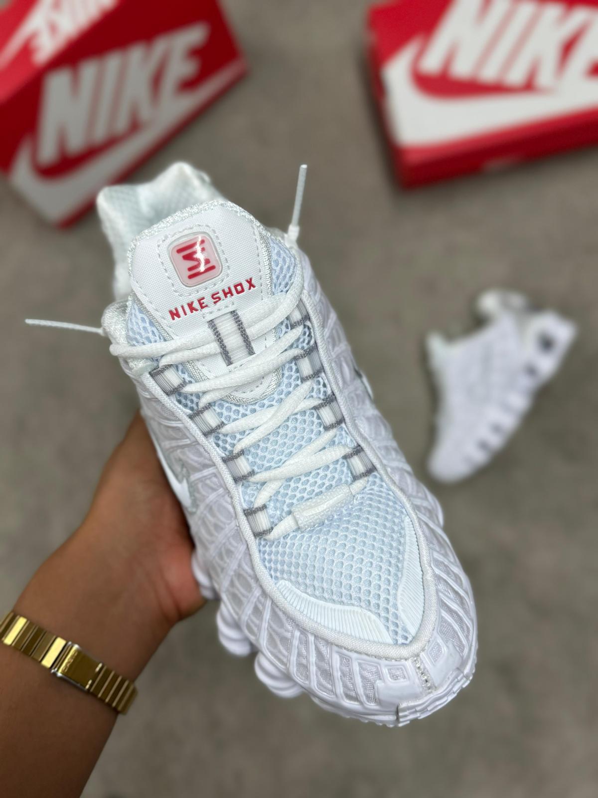 NIKE SHOX (Blancas)