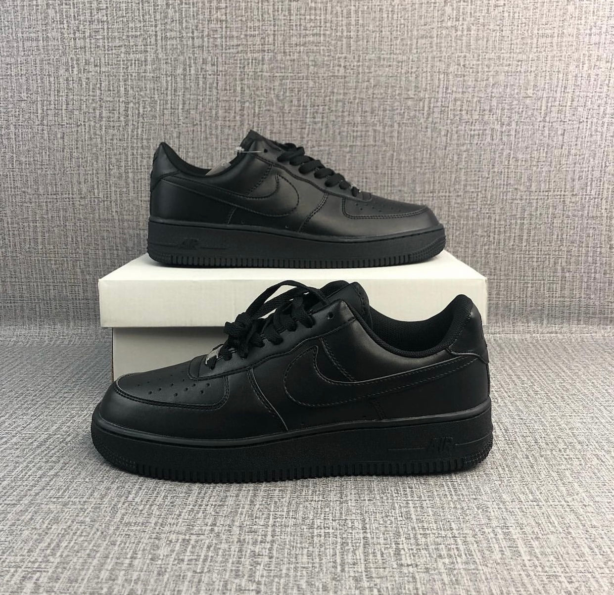 AIR FORCE 1 (Negras) "calidad MEDIA"
