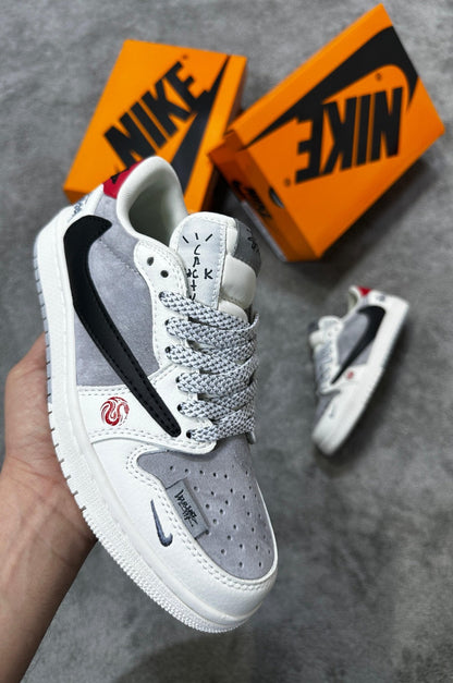 Travis Scott x Air Jordan 1 Low OG en colaboración con Stüssy
