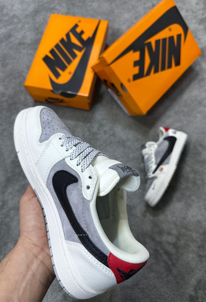 Travis Scott x Air Jordan 1 Low OG en colaboración con Stüssy