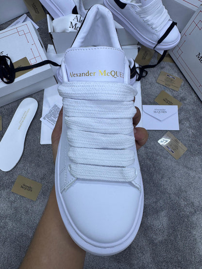 ALEXANDER MCQUEEN blanca y negra