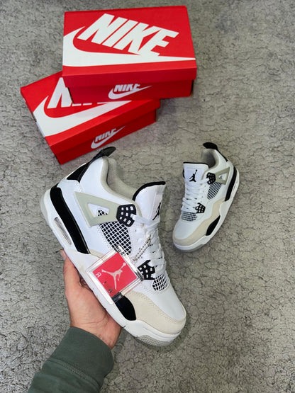 Jordan retro 4 blancas/negras "buena calidad"