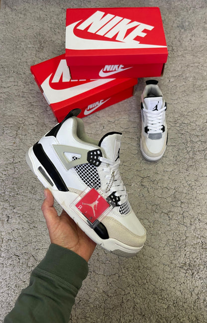 Jordan retro 4 blancas/negras "buena calidad"