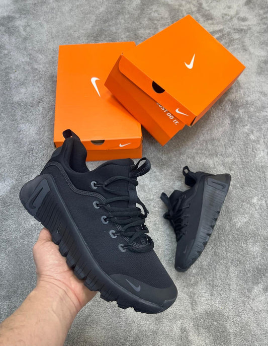 Nike free Metcon máxima calidad. Negra