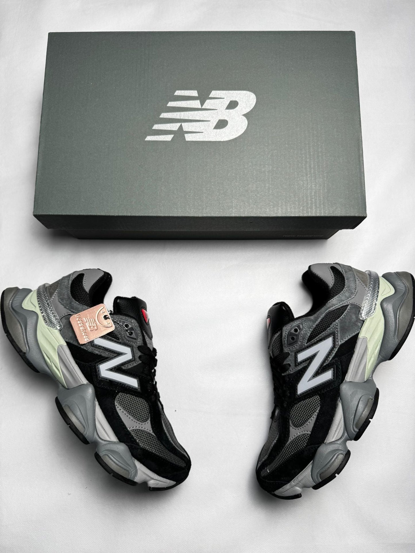 New Balance 9060 Grey