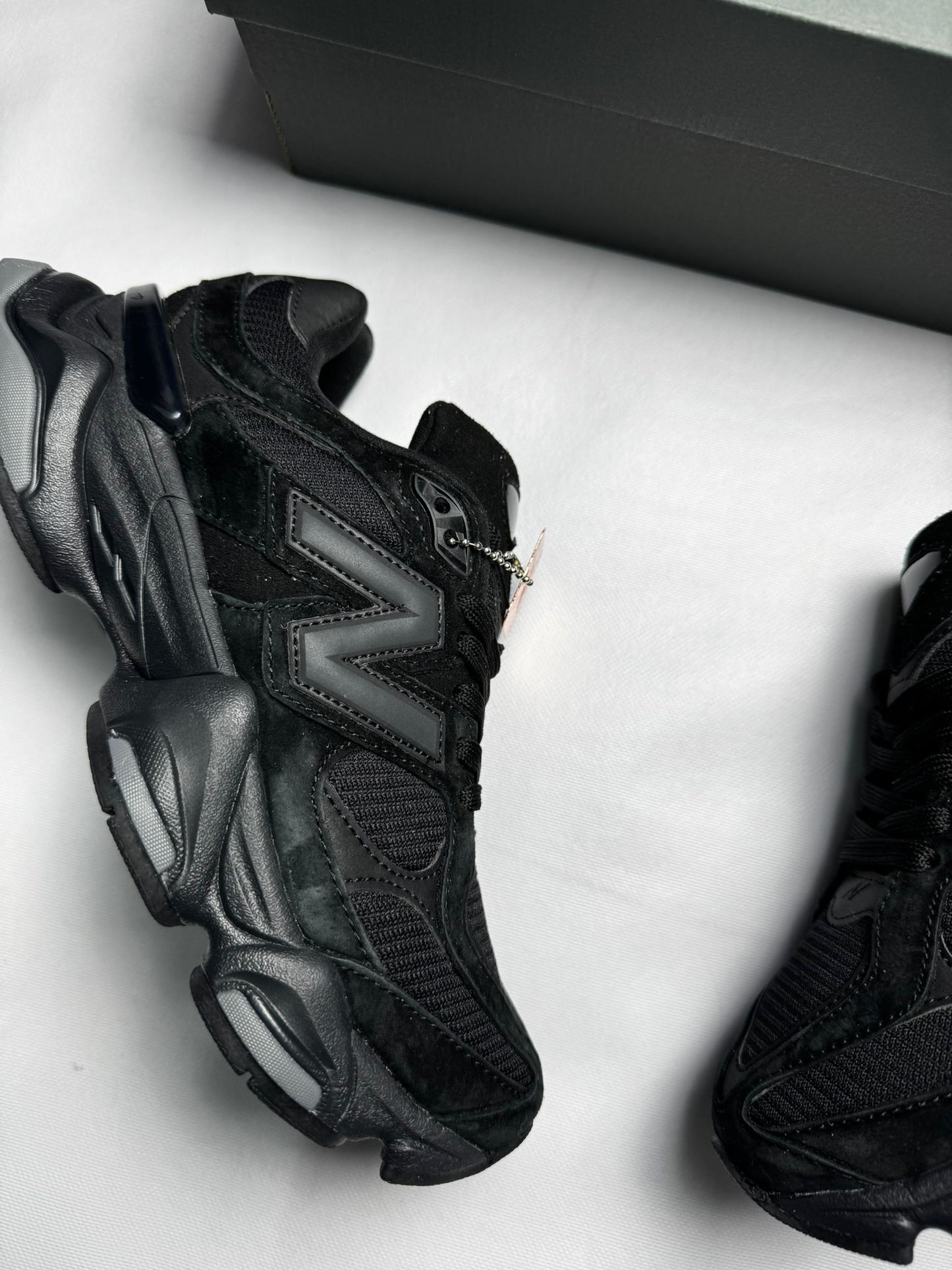 New Balance 9060 All Black